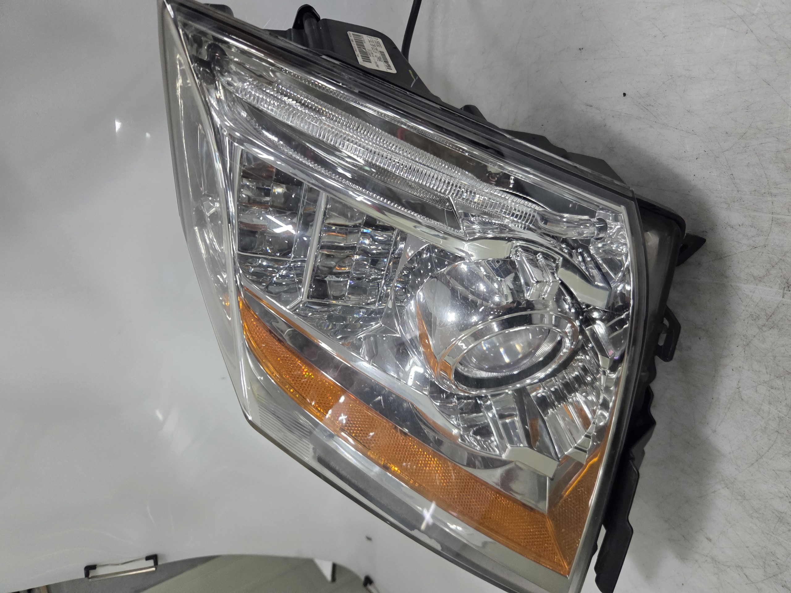 라이트 캐틸락 CTS 2세대 운전석 제논 라이트 GM25897363 : Eewha Parts